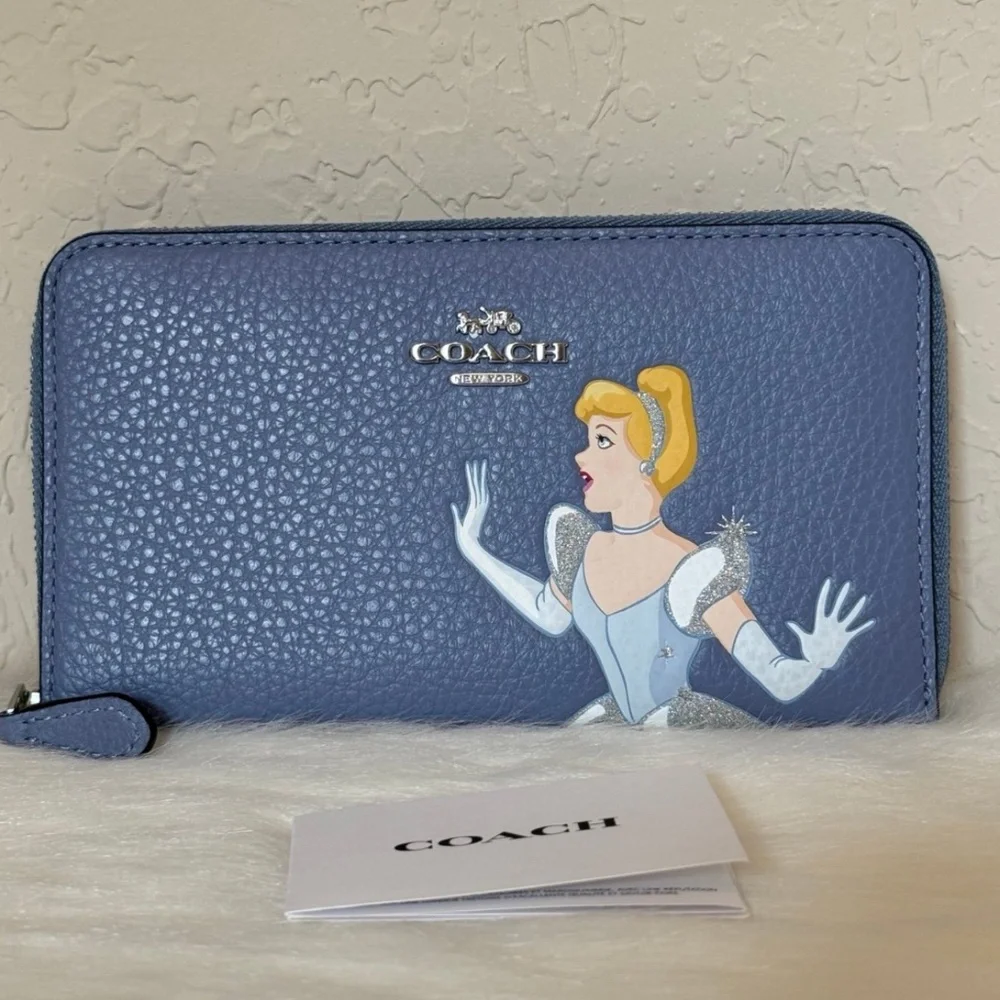 Disney X Coach Medium Id Zip Wallet With Cinderella - Picture 1 of 11